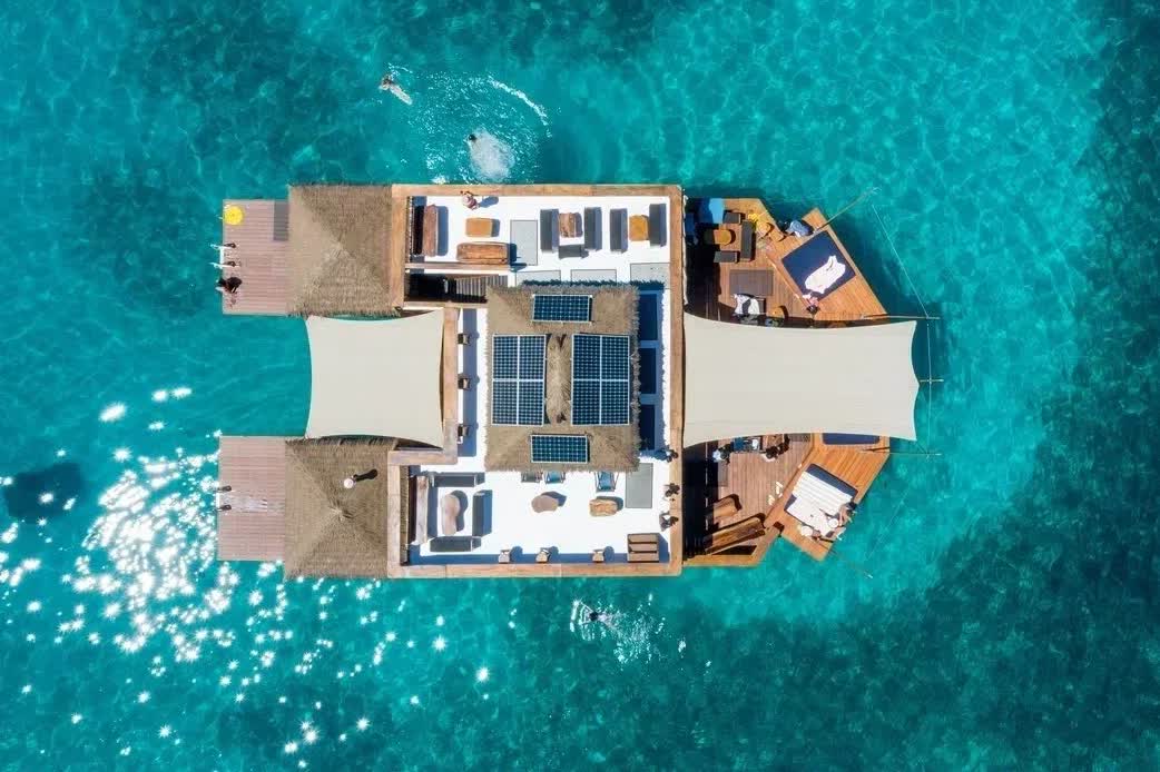 Cloud 9 — Fiji